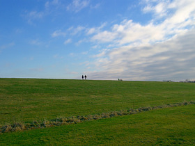 Spaziergang am Deich in Wremen